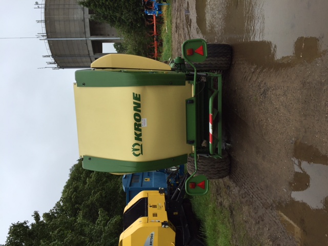 Krone Comprima V150 Baler